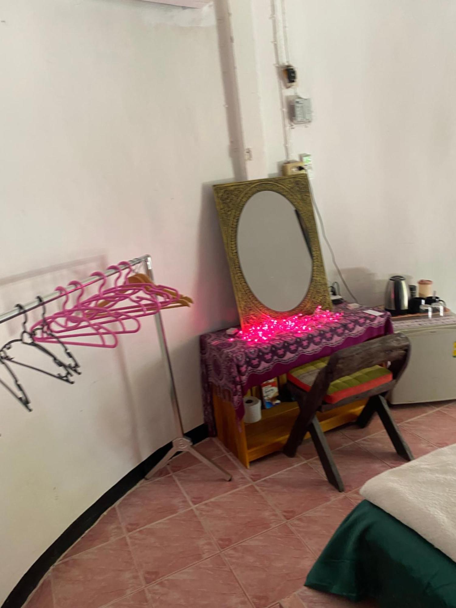Apartamento Hutofhappiness Thong Sala Exterior foto